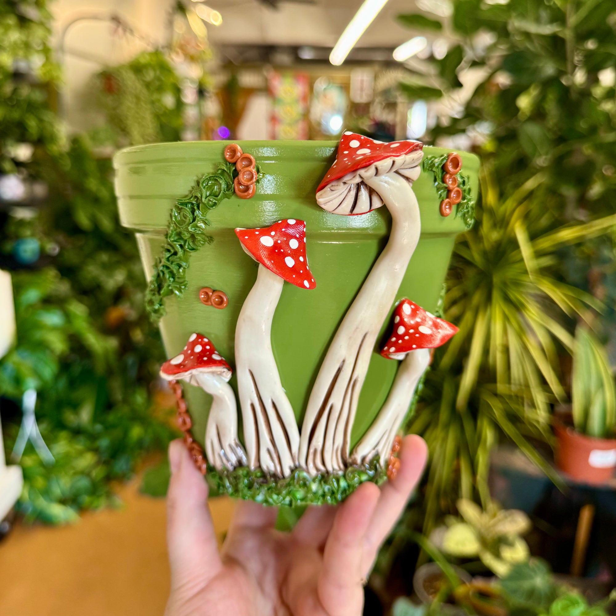 6" Mushie Pot: Green w/ Red Mushies